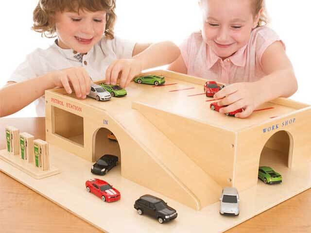 Wooden Garage & Die Cast Cars/Tray with Lid